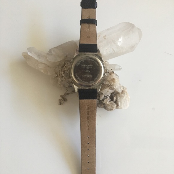 Authentic Disney  watch with black leather strap - Picture 4 of 8